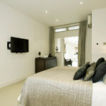 3a queensgate-bed low